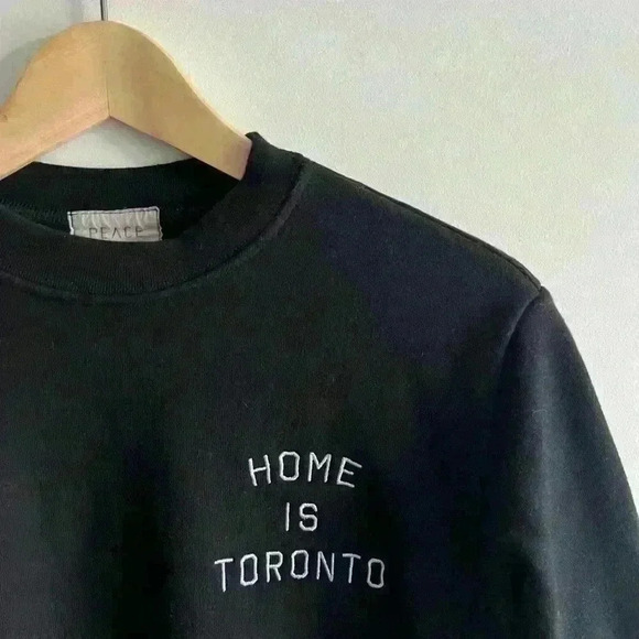 Peace Collective Women’s Black Toronto Canada Crew Neck Indie Sweater Small - Picture 3 of 15